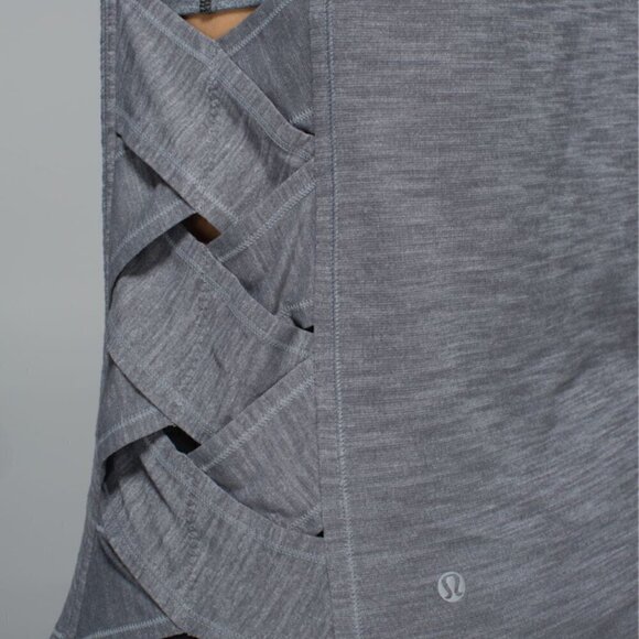 3 Lululemon tanks in XS (Size 4) in excellent condition - Picture 10 of 16